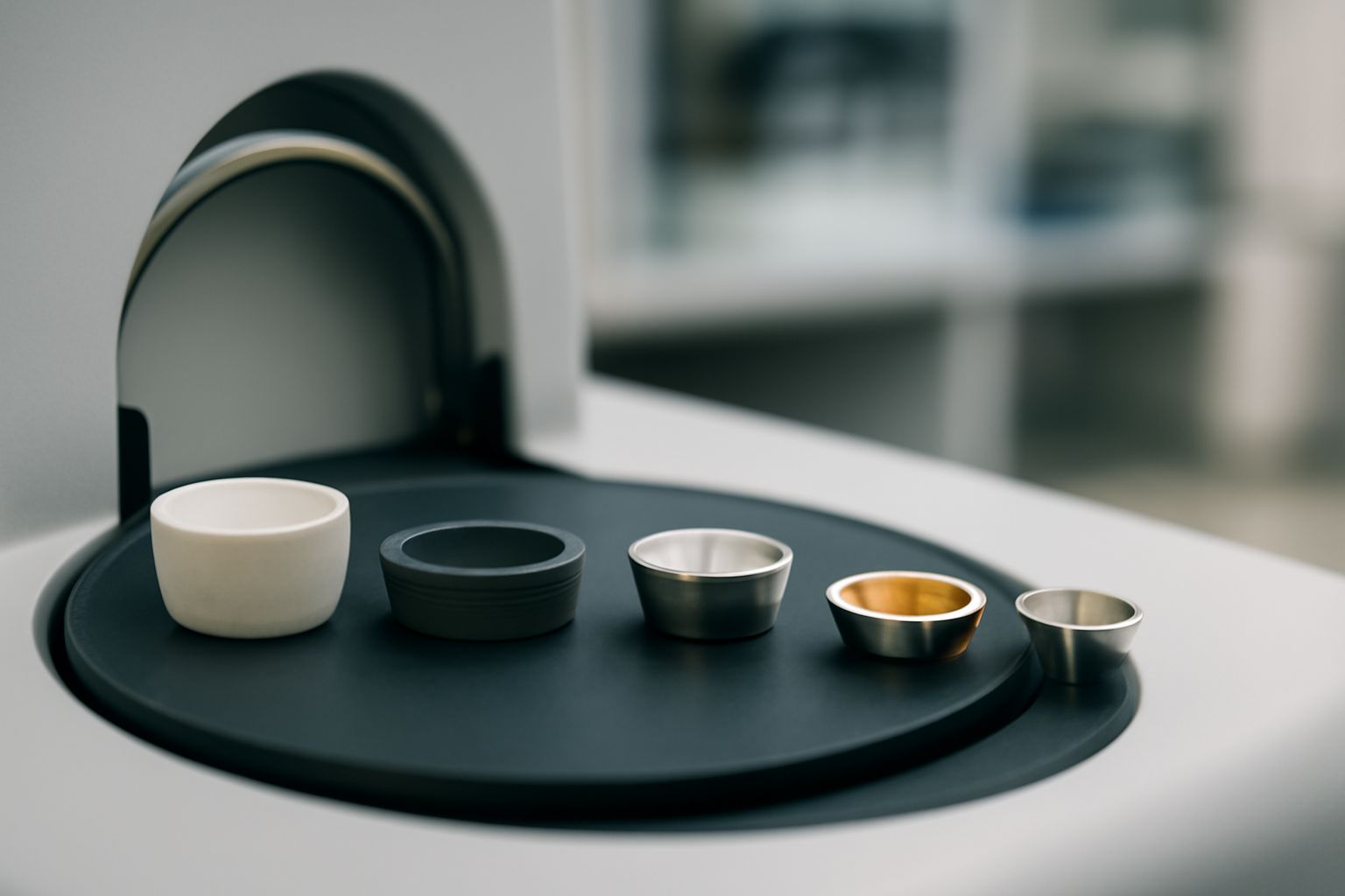 Scenario-based selection of precision thermal analysis crucibles for laboratory experiments